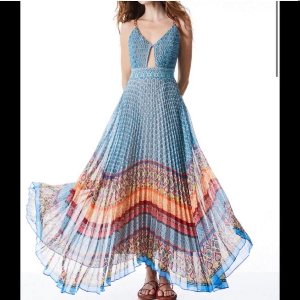 Alice and Olivia Gloria chain strap dress. Wore once to a wedding in Mexico.